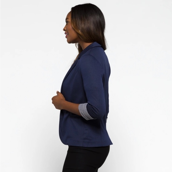 Black Blazer with gray on the cuff(picture shows a blue one. - Picture 4 of 5